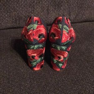 Jessica Simpson’s Denim Blue